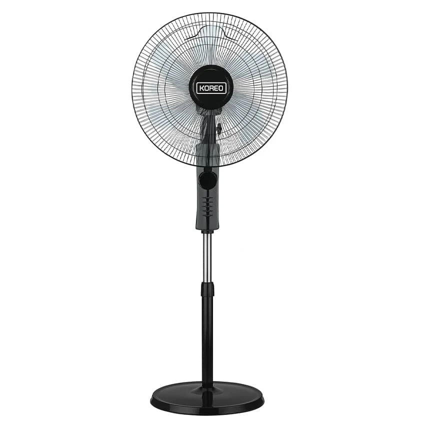 WhatsApp-Image-2026-04-03-at-11.25.10.webp Ventilateur KOREQ 18″ FS45A790 sur Pied – Avec Télécommande et Oscillation Noir – Image 1